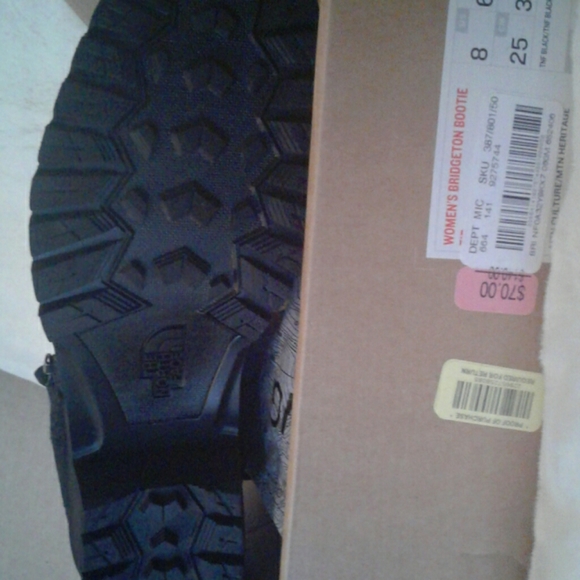 North Face booties - Picture 3 of 3